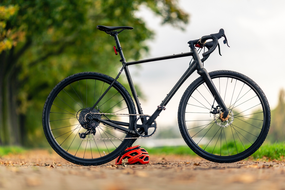 Road,Gravel,Bicycle,On,City,Street,Under,Trees.,Green,Park