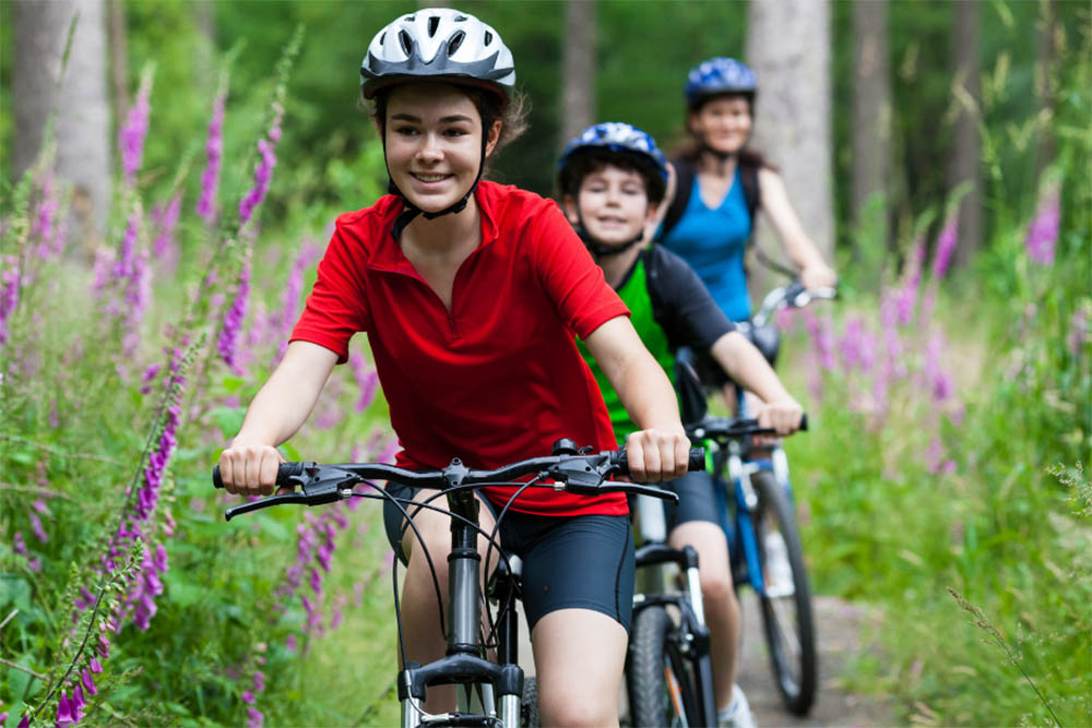 Is walking or biking better for knees Is walking or biking better for knees