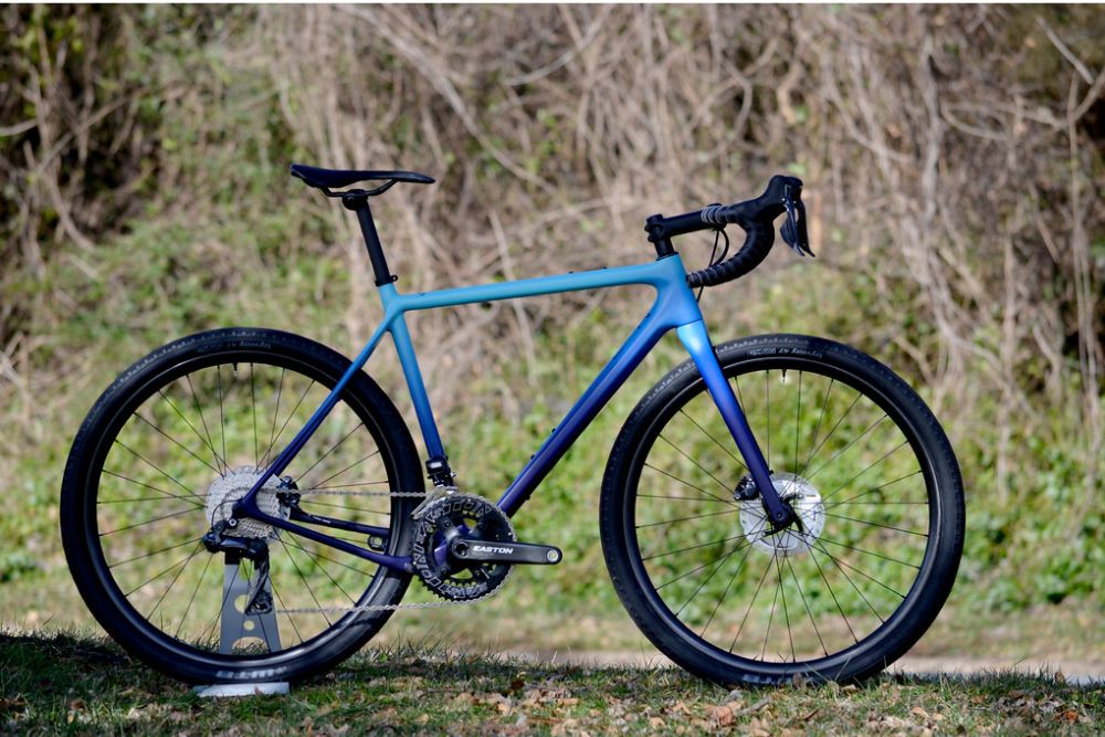 The 6 Best Gravel Bikes Under $1000 (Ideal For Beginners) The 6 Best Gravel Bikes Under $1000 (Ideal For Beginners)